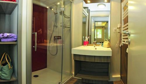 Holiday Home (6 Adults)