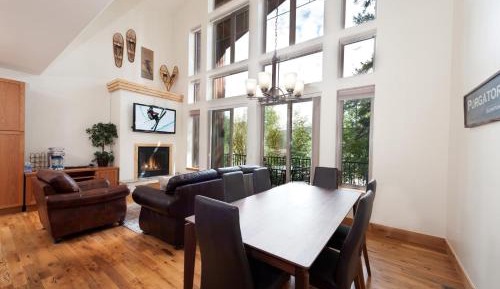 Four-Bedroom Holiday Home