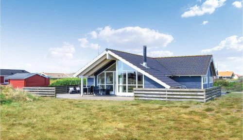 Four-Bedroom Holiday Home