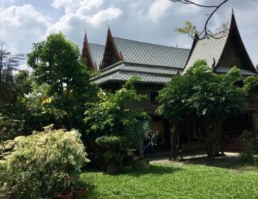 Villa with Garden View
