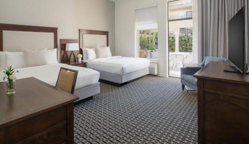 Two Queen Beds with Balcony