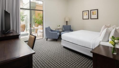 Premier King with Balcony