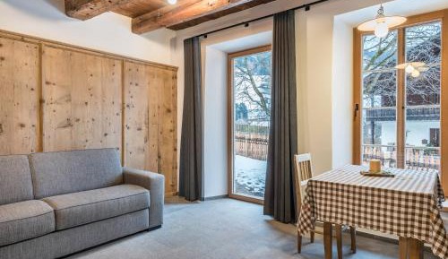 Superior One-Bedroom Apartment