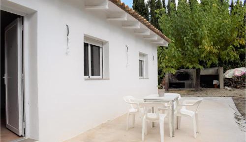 One-Bedroom Holiday Home