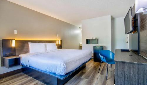 King Room - Disability Access - Non-Smoking