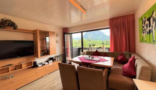 Apartment with Mountain View