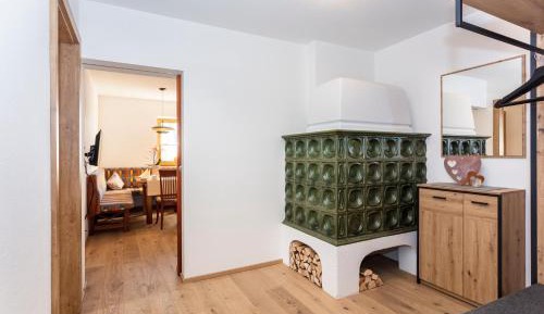 Apartment with Mountain View