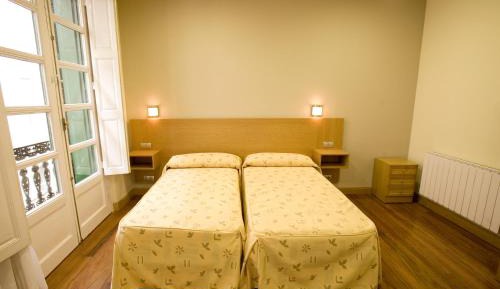 Double Room or Twin with Shared Bathroom