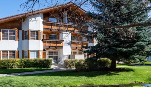 Four-Bedroom Holiday Home