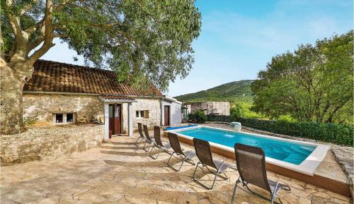 Three-Bedroom Vacation Home 