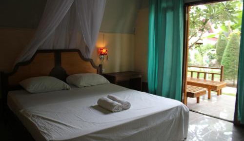 One-Bedroom Bungalow with Double Bed