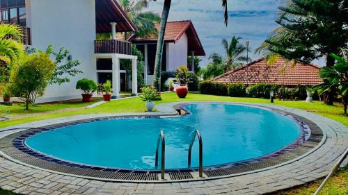 Deluxe Double with Pool & Garden View 