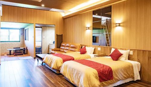Modern Junior Suite with Tatami Area and Semi Open-Air Bath
