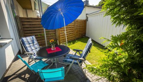 One-Bedroom Apartment with Bathroom