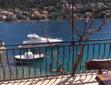 Three Bedroom Apartment with Balcony and Sea View