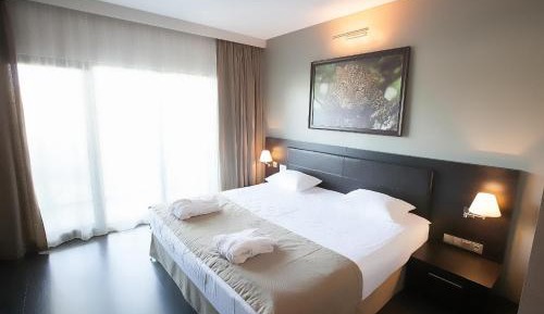 Standard plus with River View