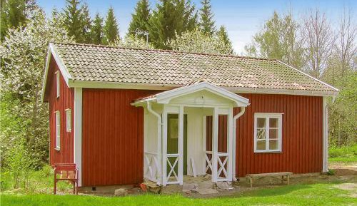 One-Bedroom Holiday Home