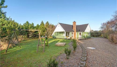 Three-Bedroom Holiday Home 