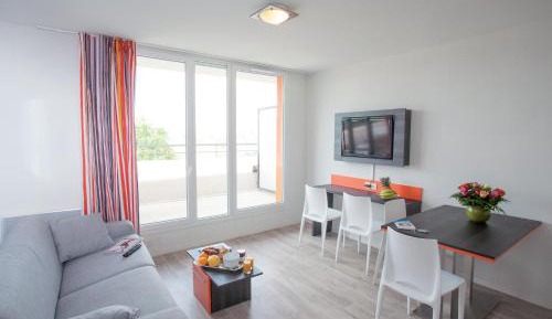 One-Bedroom Apartment (4 Adults)