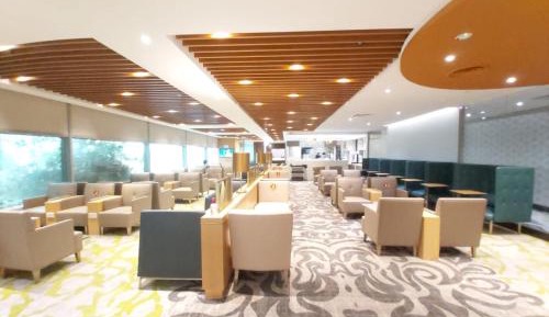 5 Hours Lounge Use Seated Sofa Chairs (NO BED) Check-in between 7AM to 7PM