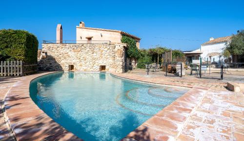 Villa with Garden View