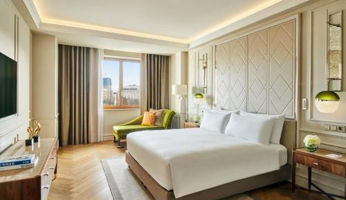 One-Bedroom King Suite with City View