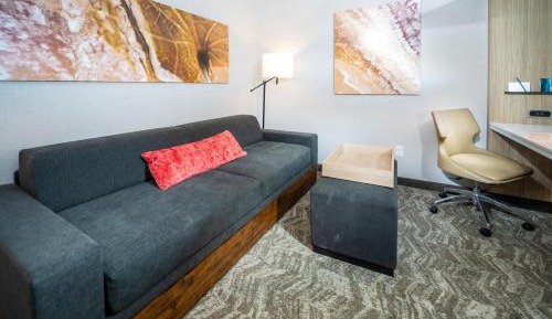 King Suite with Trundle Bed