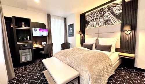 Large Double Room with River View
