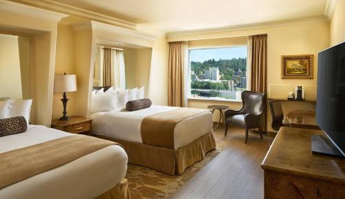 Deluxe Queen Room with Two Queen Beds