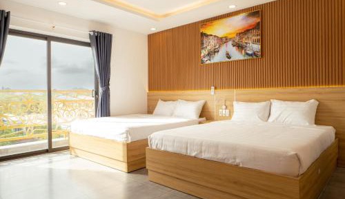 Quadruple Room with Balcony