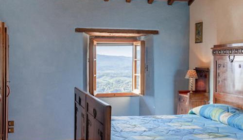 Apartment with Mountain View