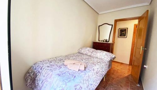 Single Room with Shared Bathroom