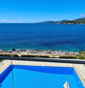 Villa - Beach Front