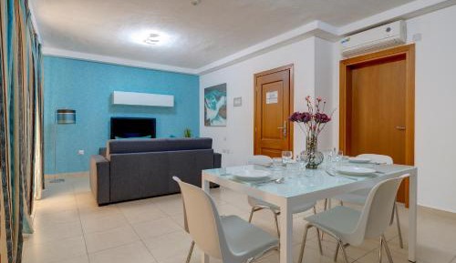 One-Bedroom Apartment with Balcony