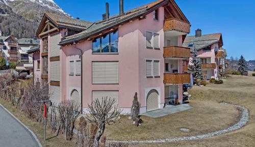 Apartment with Lake View
