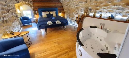 Deluxe Double Room with Bath