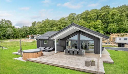 Four-Bedroom Holiday Home