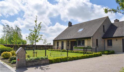 Four-Bedroom Holiday Home