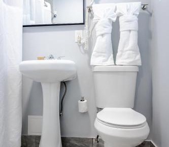 Double Room King Bed