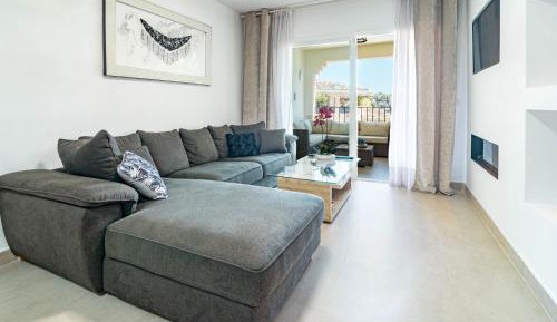 Apartment with Garden View