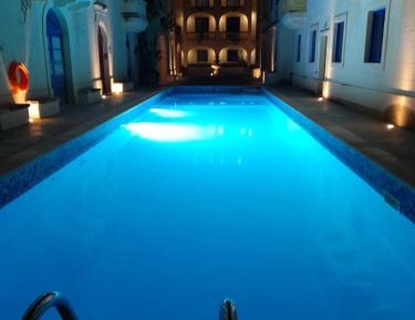 Apartment with Pool View 
