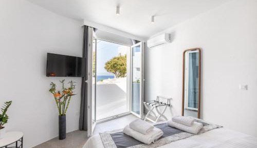 Deluxe Suite with Sea View