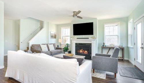 Five Bedroom Holiday Home