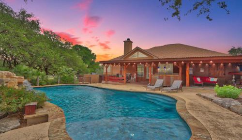 Four-Bedroom Holiday Home