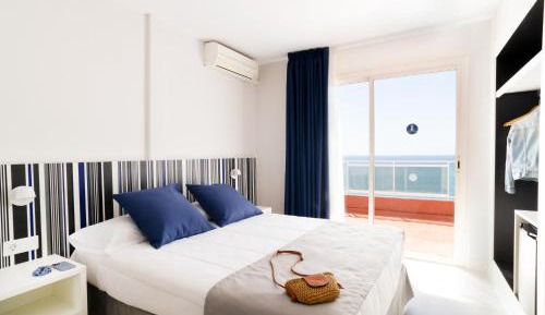 Double or Twin Room with Sea View
