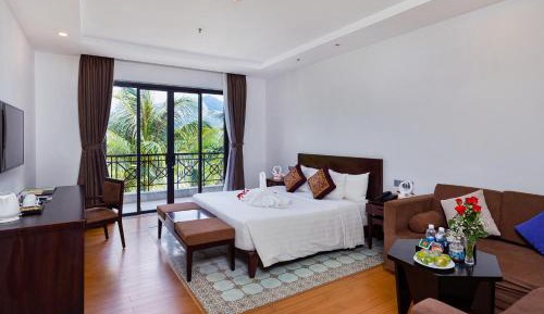 Suite with Mountain View