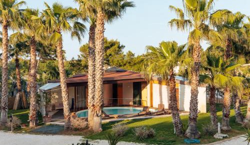 Apartment with Pool View 