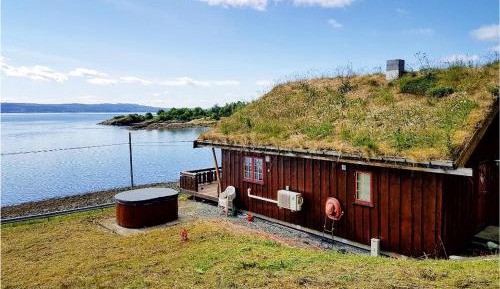 Three-Bedroom Holiday Home 
