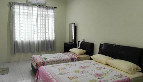 Triple Room with Private Bathroom