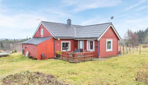 Three-Bedroom Holiday Home 